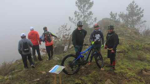 Los participantes desafiaron a la niebla pero disfrutaron de paisajes increbles