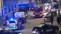 Efectivos de emergencia en la calle Monasterio de Bergondo