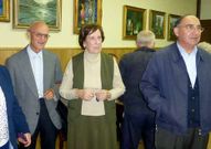 La pintora con unos amigos en la inauguraci�n de su exposici�n