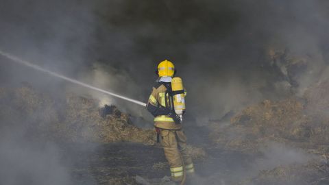 Imagen de archivo de un trabajo de extinción de incendios