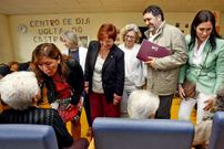 Las conselleiras de Traballo y Sanidade, en una visita a enfermos.