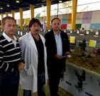 Jes�s Otero, a la derecha, durante su estancia en tierras asturianas.