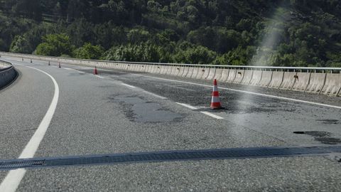 Mal estado de la N-525 en Monterrei.