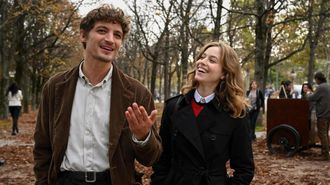 Niels Schneider y Lou de La�ge, en una secuencia de �Golpe de suerte�