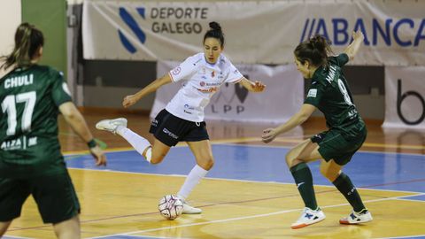 Iria Saeta, en un partido con el Ourense.