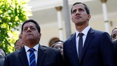 Edgar Zambrano, a la izquierda, junto a Juan Guaid�