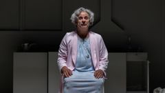 Eduard Fern�ndez, en plena representaci�n de �Todas las canciones de amor�.