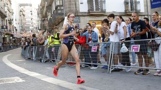 Cassandre Beaugrand, a su paso por la plaza de A Peregrina en la final de las Series Mundiales