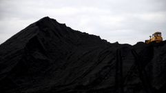 Varias m�quinas trabajando en una mina de carb�n en Polonia