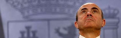 Luis de Guindos, ministro de Econom�a, fue el encargado de anunciar hace un a�o la petici�n formal de ayuda a la troika.