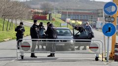 La Polic�a Nacional registra las instalaciones de Alu Ib�rica en Avil�s, a principios de marzo