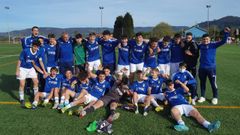 El Cadete A del Real Oviedo celebra el t�tulo de liga en Mareo