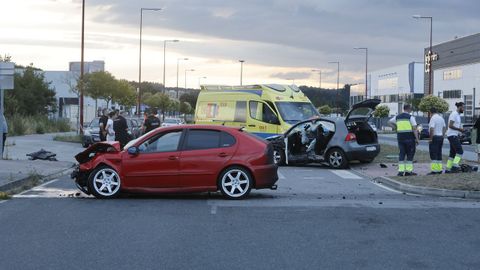 Imagen del accidente que tuvo lugar este lunes. El veh�culo gris, en el que viajaba el fallecido, recibi� el impacto del veh�culo rojo cuando se incorporaba en un cruce