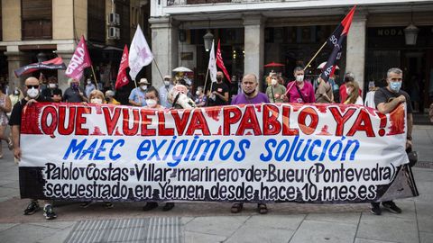 Convocadas por varios sindicatos, el pasado 3 de agosto varias personas se concentraron frente al Ministerio de Asuntos Exteriores exigiendo que acte para liberar a Pablo Costas