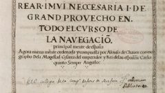 Primera p�gina del manuscrito original del Espejo de navegantes de Alonso de Chaves. En la parte inferior alguien escribi� una nota que dice: �Del colegio de la compa��a de Jes�s de Monforte�