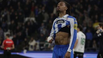 Lucas Noubi, se lamenta durante el duelo frente al Real Racing Club.