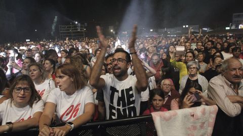P�blico en uno de los conciertos de las fiestas del pasado a�o en la explanada de la Compa��a