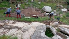 Las excavaciones se realizan en el emplazamiento de la antigua capilla de San Xo�n Degolado, cuya historia est� vinculada a los or�genes del monasterio de San Vicente de Pombeiro