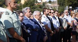 Autoridades locales y comarcales acudieron a los actos. 