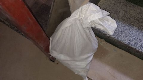 Detalle del descansillo de la escalera del edificio