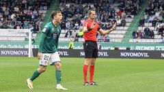 Milla Alvendiz en la victoria del Racing ante el Valladolid en A Malata.