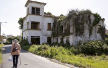 En la imagen, una de las viviendas que deber� ser derribada, situada en la zona de las Ace�as. 