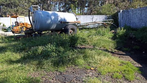 Mal estado de las instalaciones del campo de f�tbol y pistas de atletismo de A Alta en Pobra