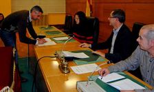 Unha ducia de veci�os asinaron o seu desexo de ser recordados en galego.