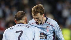 Williot Swedberg, celebrando con Borja Iglesias el tanto del Celta frente al Real Madrid en el que el sueco asisti� al compostelano.