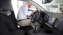 �ngel Torreiro, en su concesionario Priorauto