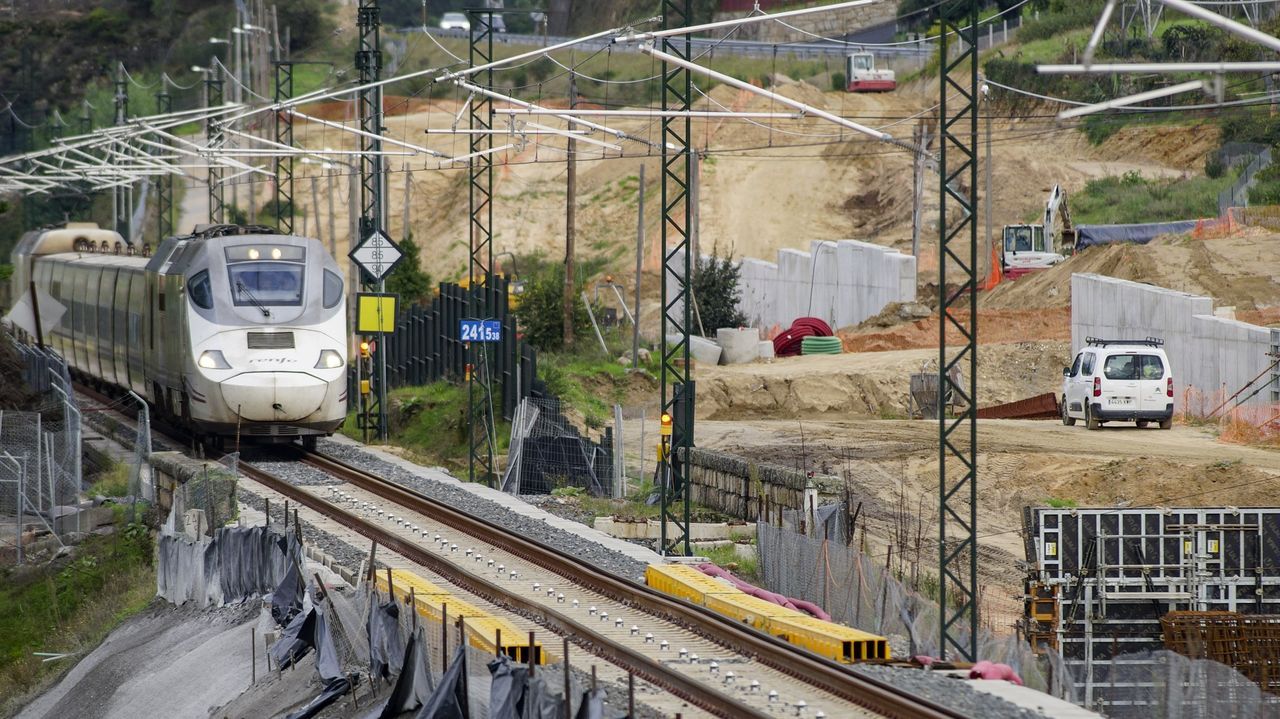 Una carrera de obstáculos para tener alternativas a Renfe en la línea de alta velocidad gallega