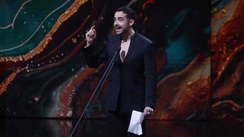 <span lang= gl >Xo&aacute;n F&oacute;rneas, na noite do s&aacute;bado, non auditorio lugu&eacute;s Fuxan vos Ventos, ao agradecer ou premio Mestre Mateo ao mellor actor pola s&uacute;a encarnaci&oacute;n de Castelao non filme &laquo;Antes de n&oacute;s&raquo;.</span>