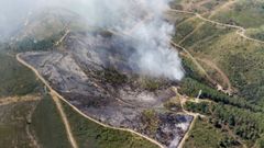 Imaxe do incendio na parroquia da Enci�eira � media ma��