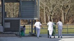 El personal de Ba�os de Molgas trabaja a turnos de 7 d�as seguidos, confinado en la residencia