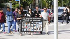 Concentraci�n de familiares de las v�ctimas del Villa de Pitanxo�delante de la Subdelegaci�n del Gobierno de Pontevedra, en mayo del 2023