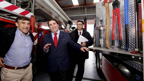 Touri��n, Negreira y Flores