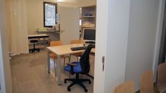 Interior dunha das consultas do centro de sade da Illa