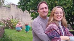 Daniel y Yolema tienen un hijo adolescente, Carlos, de 13 a�os, y desde hace cuatro a�os tienen acogidos a dos hermanos, una ni�a y un ni�o, que ahora tienen 13 y 6 a�os. Antes ya hab�an acogido a un beb� reci�n nacido durante quince meses.