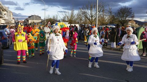 Gran desfile en Xinzo de Limia en el d�a grande del entroido