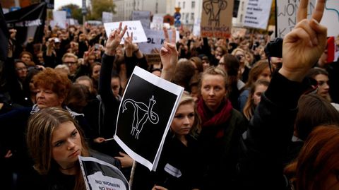 Protestas ante la iniciativa contra el aborto en Polonia