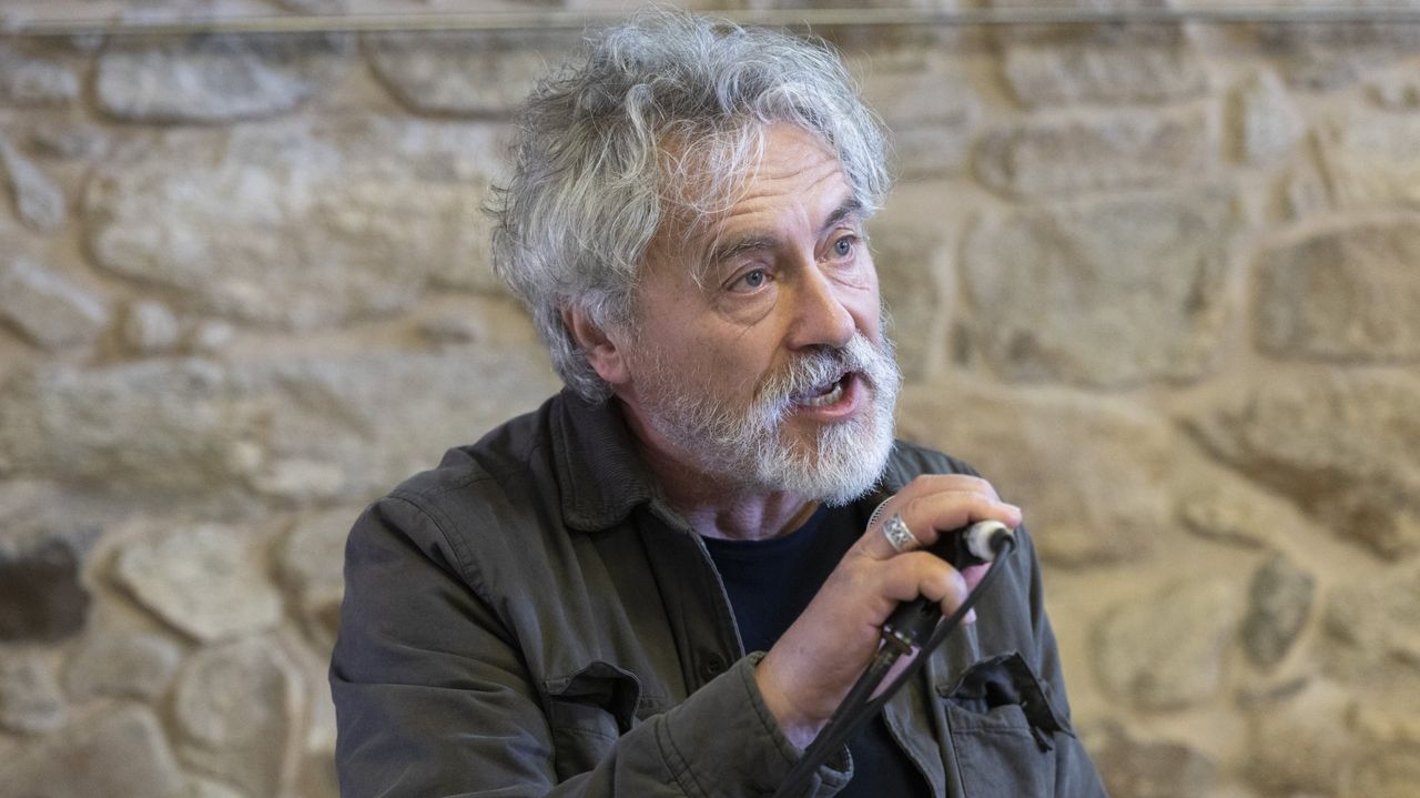 Manuel Rivas zúgalle á novela negra o néctar máis agre en «Tras do Ceo»