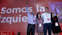 Jos� Luis Abalos, Cristina Narbona, Pedro S�nchez y Adriana Lastra saludan a los delegados