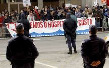 Cientos de mari�anos reclamaron en Burela que la sanidad de A Mari�a no se decida en Lugo.