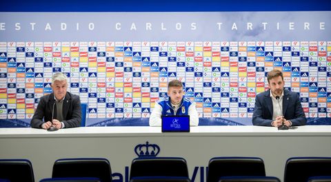 Roberto Surez, Portillo y Agustn Lleida, en la sala de prensa del Tartiere