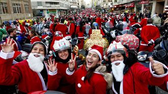 Imagen de una edici&oacute;n anterior de la papanoelada en la parada que hacen en la calle Venezuela