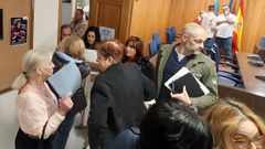 Las trabajadoras del SAF hablaron con la alcaldesa tras el pleno.