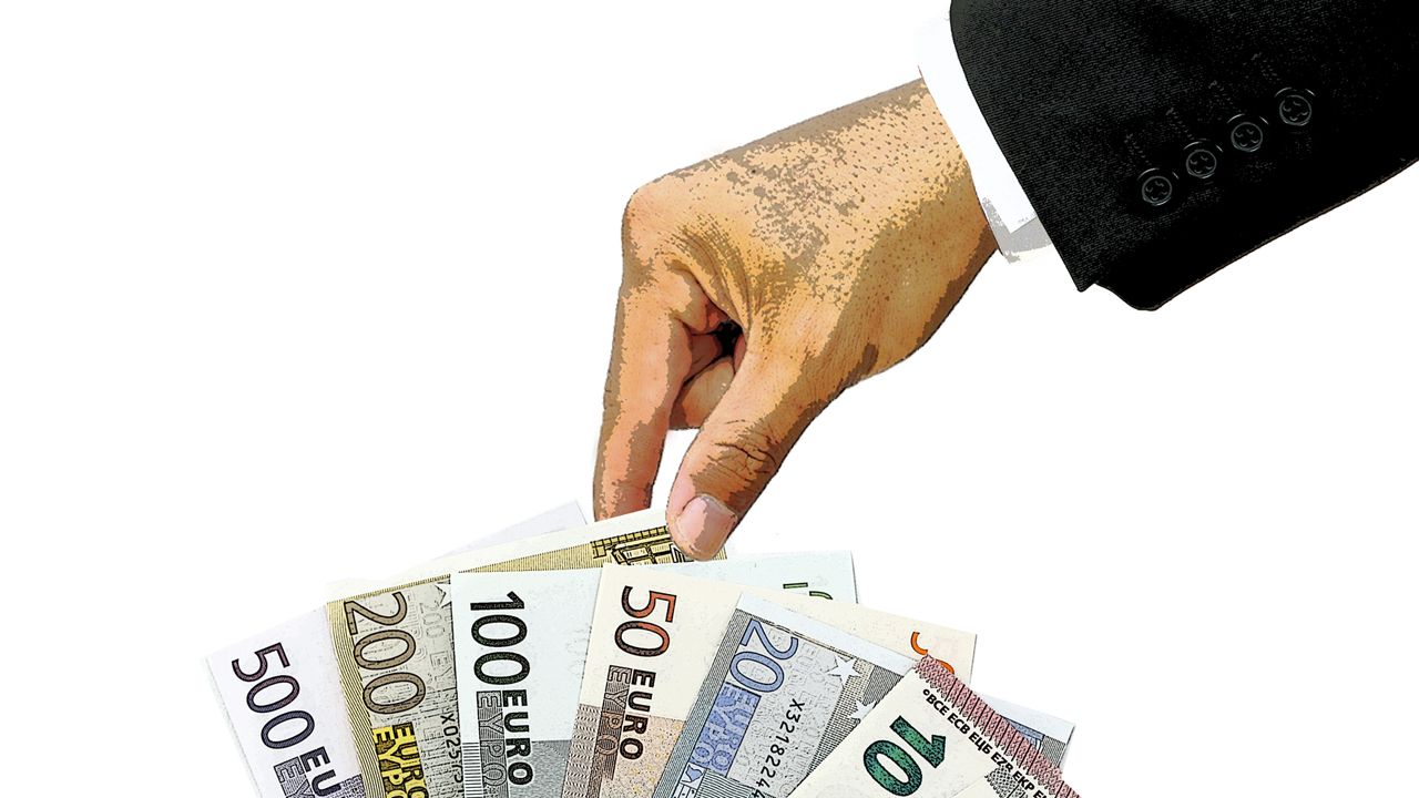 Despedida una jefa de recursos humanos por asignarse más de 45.000 euros en pluses salariales sin autorización de la empresa