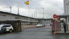 Puerta de entrada a la Comandancia de la Guardia Civil de Pontevedra, donde hay cuatro positivos en coronavirus
