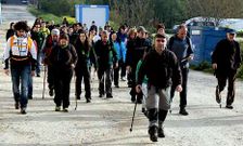 Participantes en la ruta celebrada ayer por la asociaci�n ambiental Senda Nova.