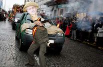 El Rey cazador de elefantes desfil� el a�o pasado en el Carnaval de Vilagarc�a.